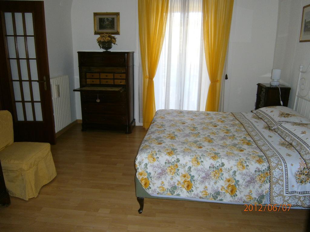 Il Giglio Rosso Apartment เนเปิลส์ ห้อง รูปภาพ