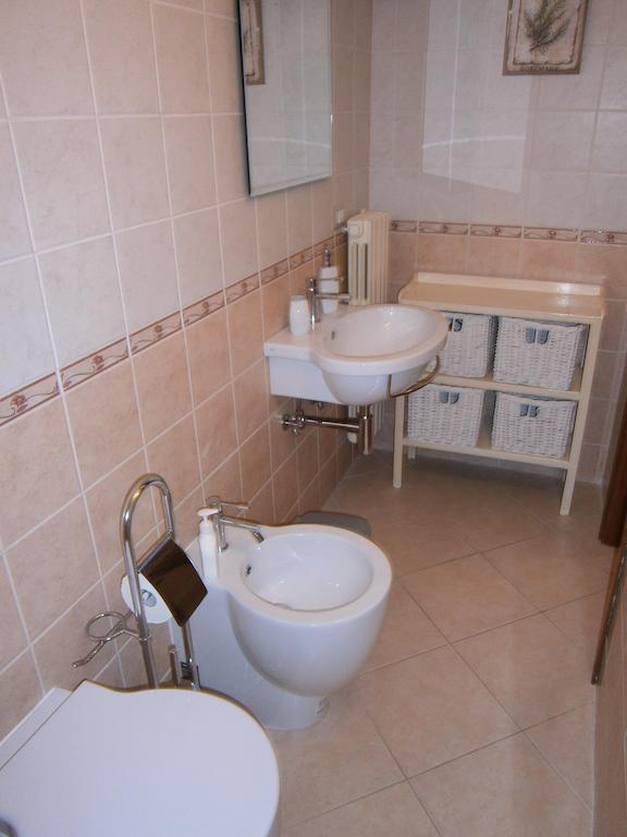 Il Giglio Rosso Apartment เนเปิลส์ ห้อง รูปภาพ